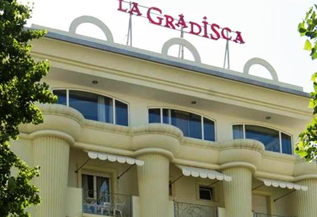 ホテル ラ グラディスカ リミニ エクステリア 写真